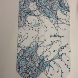 Calcetines con el diseño mulleres con cousas na cabeza